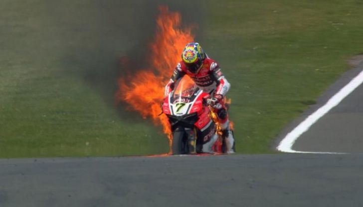 WorldSBK : sul Circuito di Donington Park la giornata è dominata dalle Kawasaki - Foto 5 di 6