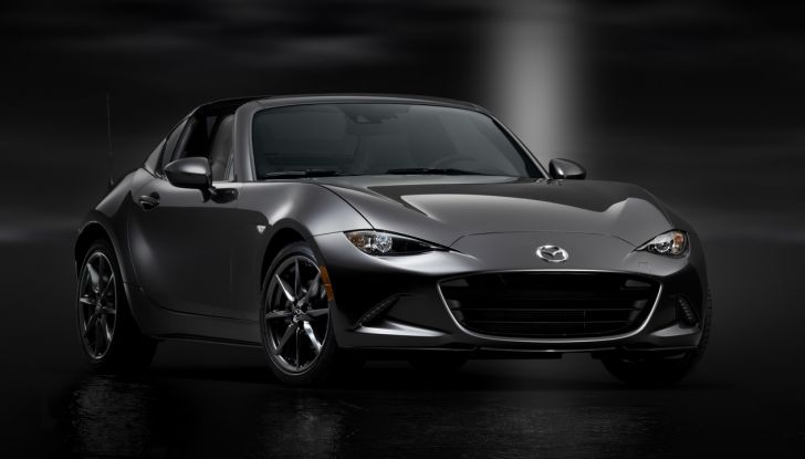 Mazda MX-5 RF: debutto europeo nel Regno unito a giugno - Foto 12 di 14