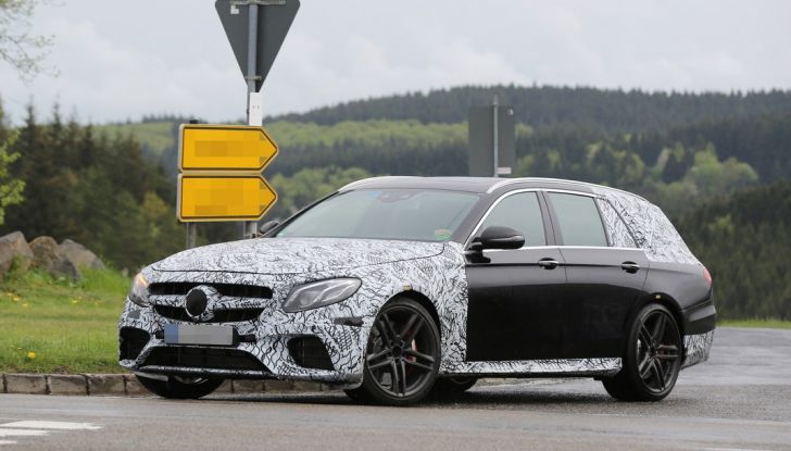 Mercedes E63 AMG wagon, le foto spia dei primi test drive - Foto 2 di 12