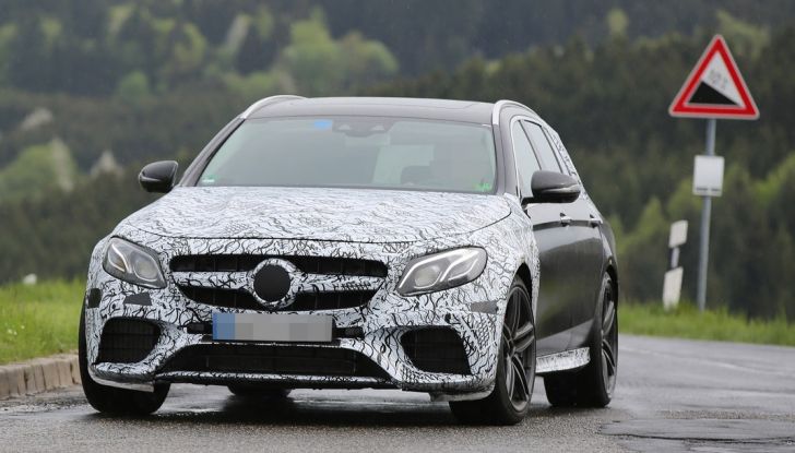 Mercedes E63 AMG wagon, le foto spia dei primi test drive - Foto 12 di 12