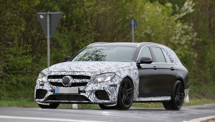 Mercedes E63 AMG wagon, le foto spia dei primi test drive - Foto 5 di 12