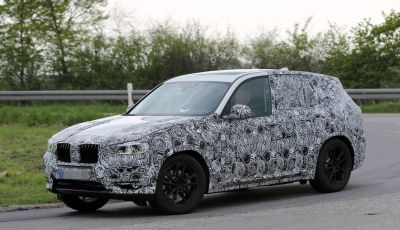 Nuova BMW X3: interni e dettagli nelle ultime foto spia