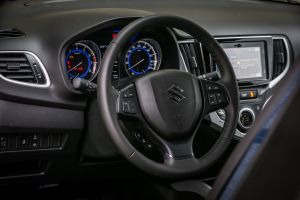 Nuova Suzuki Baleno S interni volante