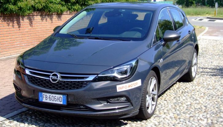 Opel Astra 1.6 CDTI Innovation: prova su strada, consumi e prezzi - Foto 3 di 25
