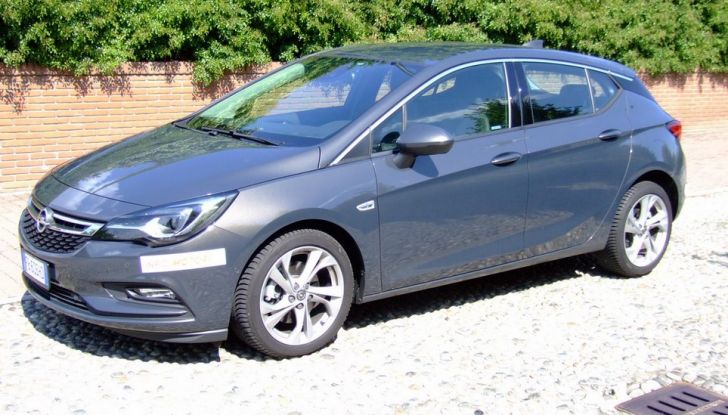 Opel Astra 1.6 CDTI Innovation: prova su strada, consumi e prezzi - Foto 15 di 25