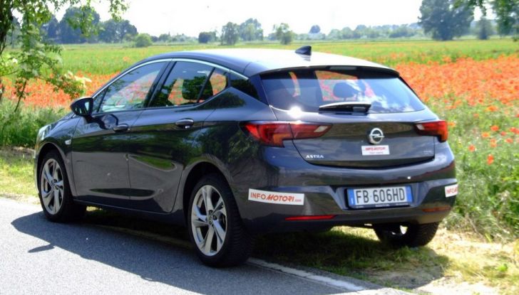 Opel Astra 1.6 CDTI Innovation: prova su strada, consumi e prezzi - Foto 8 di 25