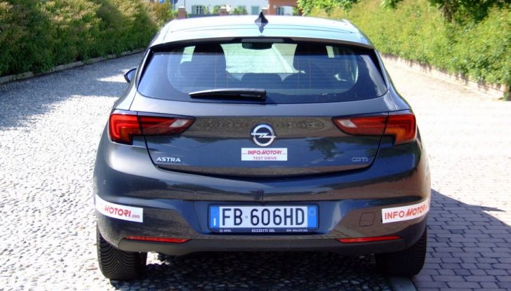 Opel Astra 1.6 CDTI Innovation: prova su strada, consumi e prezzi - Foto 22 di 25