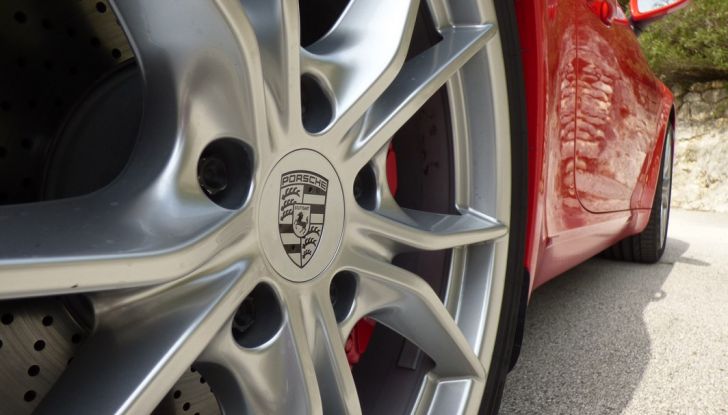 Porsche 911 Carrera S Cabrio, la nostra prova su strada: Paint it Red! - Foto 24 di 46