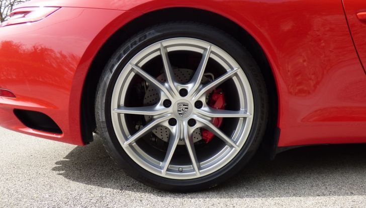 Porsche 911 Carrera S Cabrio, la nostra prova su strada: Paint it Red! - Foto 28 di 46