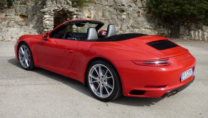 Porsche 911 Carrera S Cabrio, la nostra prova su strada: Paint it Red! - Foto 33 di 46
