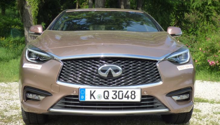 Infiniti Q30, la nostra prova su strada: Opinione, allestimenti e prezzi - Foto 16 di 43