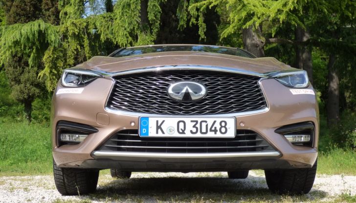 Infiniti Q30, la nostra prova su strada: Opinione, allestimenti e prezzi - Foto 23 di 43