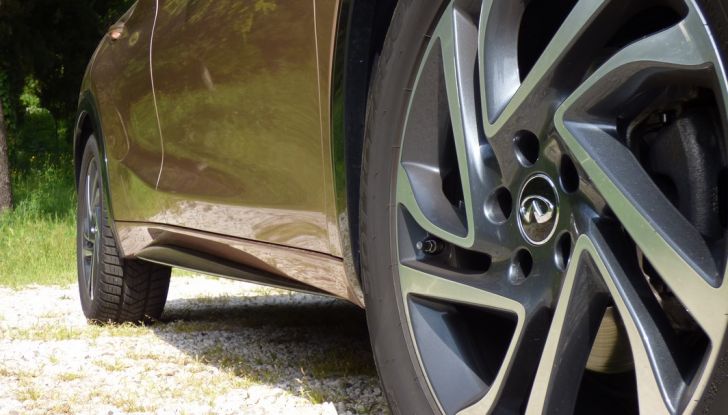 Infiniti Q30, la nostra prova su strada: Opinione, allestimenti e prezzi - Foto 7 di 43