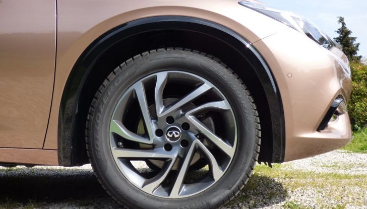 Infiniti Q30, la nostra prova su strada: Opinione, allestimenti e prezzi - Foto 39 di 43