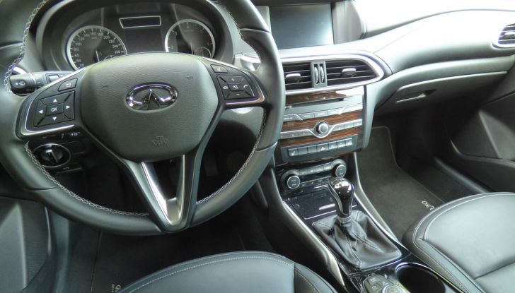 Infiniti Q30, la nostra prova su strada: Opinione, allestimenti e prezzi - Foto 21 di 43