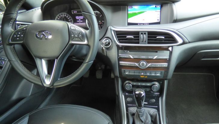 Infiniti Q30, la nostra prova su strada: Opinione, allestimenti e prezzi - Foto 26 di 43