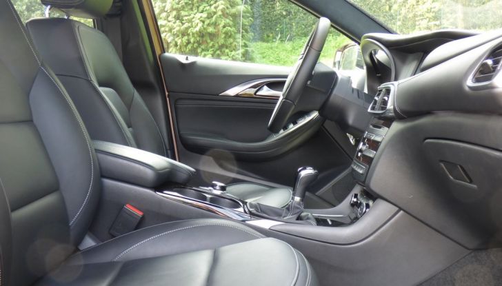 Infiniti Q30, la nostra prova su strada: Opinione, allestimenti e prezzi - Foto 29 di 43