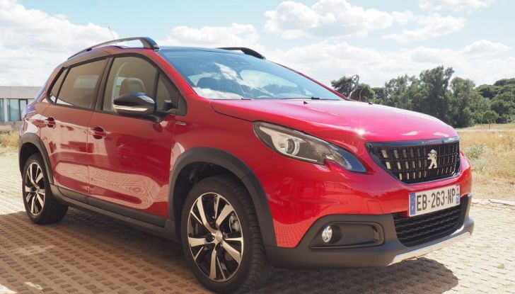 Peugeot 2008 restyling: prova su strada, motorizzazioni e prezzi - Foto 2 di 14