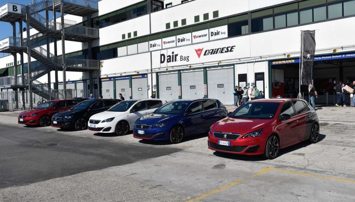 Peugeot 308 GTi 1.6 THP S&S by Peugeot Sport: corso di guida sportiva a Misano Adriatico - Foto 9 di 11