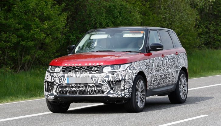 Land Rover Range Rover Sport: ecco le foto spia del restyling - Foto 2 di 7