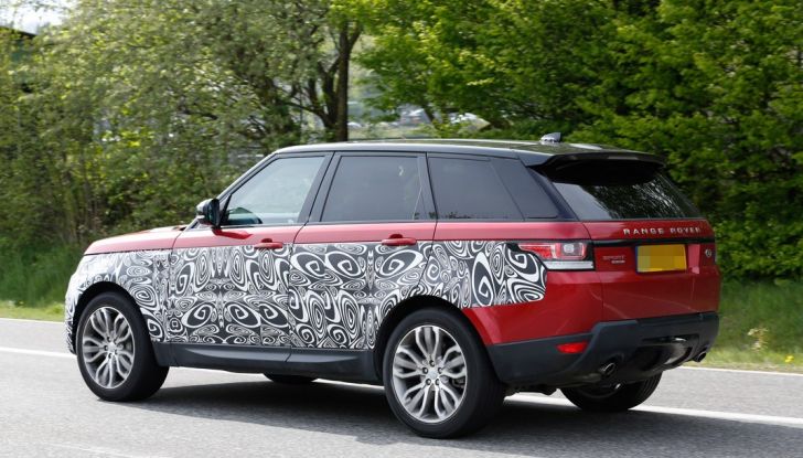 Land Rover Range Rover Sport: ecco le foto spia del restyling - Foto 5 di 7