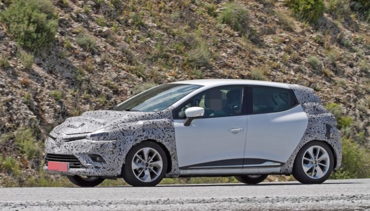 Renault Clio Facelift, le prime immagini del nuovo modello - Foto 5 di 9
