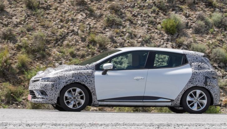 Renault Clio Facelift, le prime immagini del nuovo modello - Foto 6 di 9