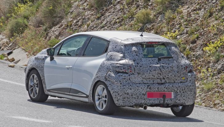 Renault Clio Facelift, le prime immagini del nuovo modello - Foto 8 di 9