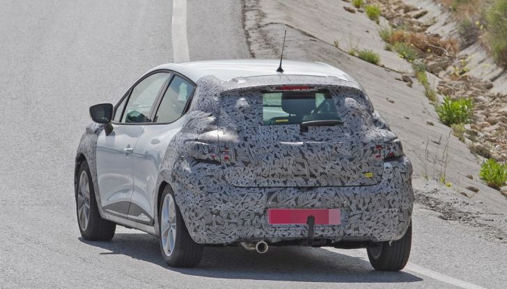 Renault Clio Facelift, le prime immagini del nuovo modello - Foto 9 di 9