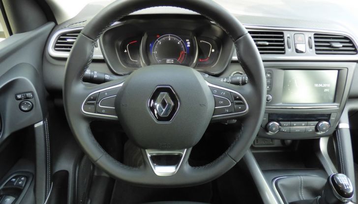 Renault Kadjar Bose 130 CV 4×4 prova su strada, prezzi e dotazioni - Foto 17 di 32