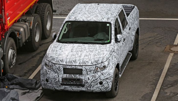 Mercedes Benz GLT Pickup: ecco le foto spia del prototipo - Foto 13 di 15