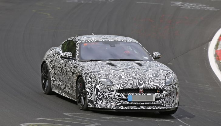 Nuova Jaguar F-Type: le foto spia del Facelift - Foto 1 di 19