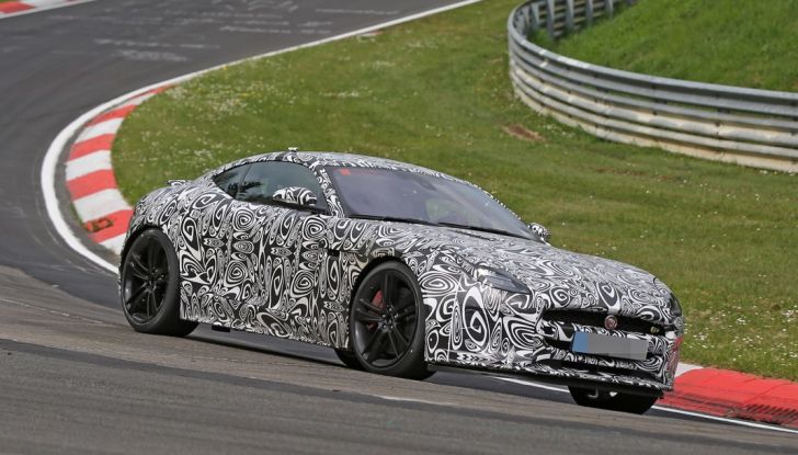 Nuova Jaguar F-Type: le foto spia del Facelift - Foto 7 di 19