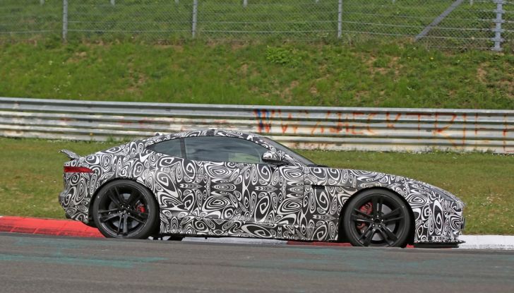 Nuova Jaguar F-Type: le foto spia del Facelift - Foto 8 di 19