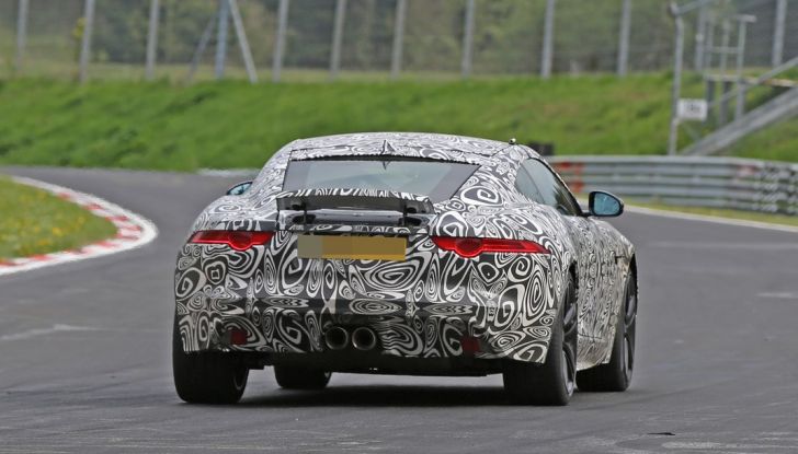 Nuova Jaguar F-Type: le foto spia del Facelift - Foto 11 di 19
