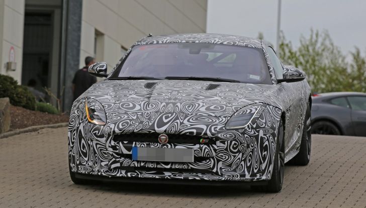 Nuova Jaguar F-Type: le foto spia del Facelift - Foto 12 di 19