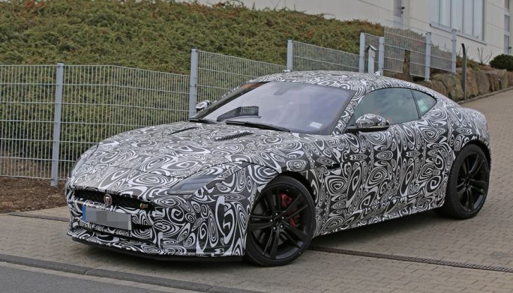 Nuova Jaguar F-Type: le foto spia del Facelift - Foto 14 di 19
