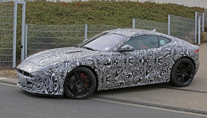 Nuova Jaguar F-Type: le foto spia del Facelift - Foto 15 di 19
