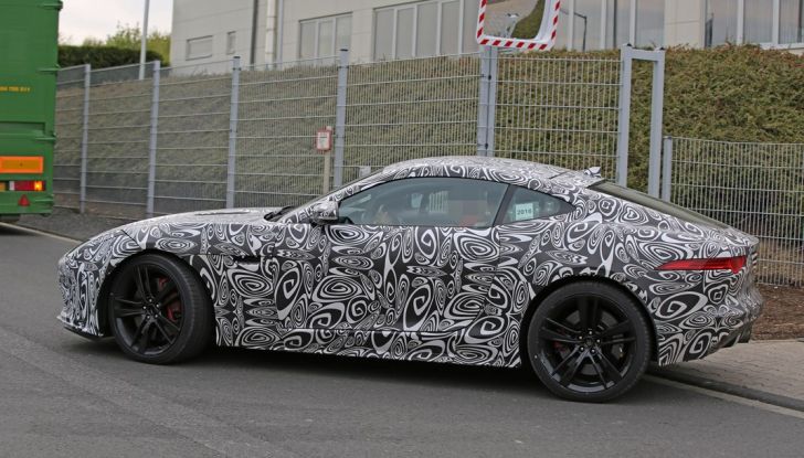 Nuova Jaguar F-Type: le foto spia del Facelift - Foto 16 di 19