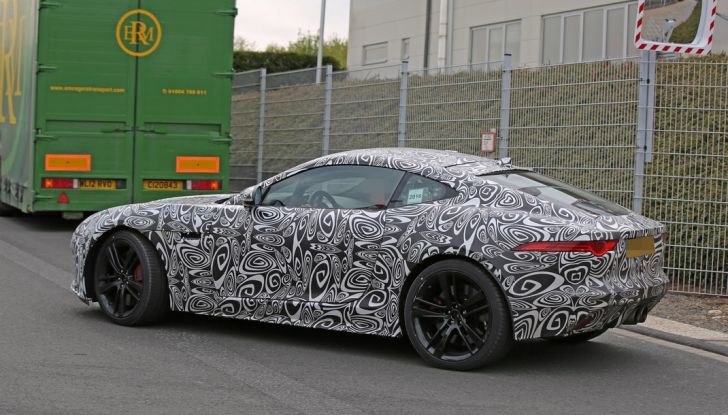 Nuova Jaguar F-Type: le foto spia del Facelift - Foto 17 di 19