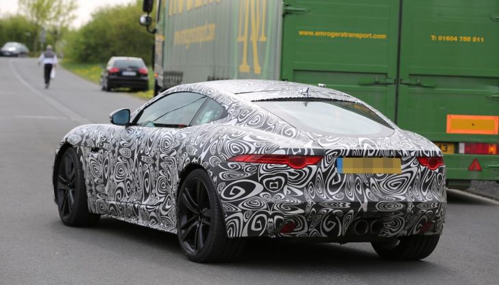 Nuova Jaguar F-Type: le foto spia del Facelift - Foto 18 di 19