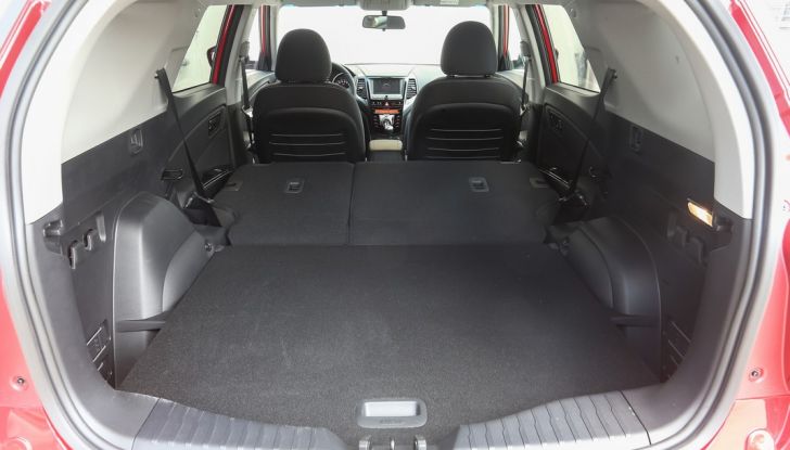 Ssangyong XLV: il primo crossover wagon del marchio coreano - Foto 13 di 15