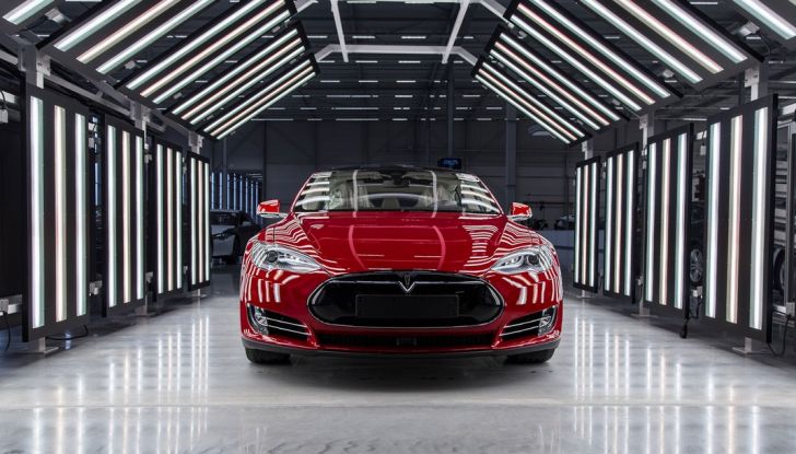 Tesla anticiperà Google nel debutto delle auto 100% guida autonoma - Foto 8 di 8