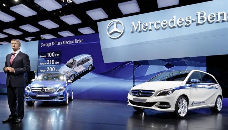 Una Mercedes Classe B elettrica in dono ai giocatori del Leicester City - Foto 4 di 10