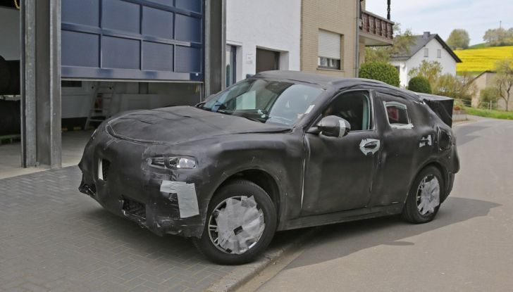 Alfa Romeo Stelvio nuove foto spia dei test su strada - Foto 16 di 16