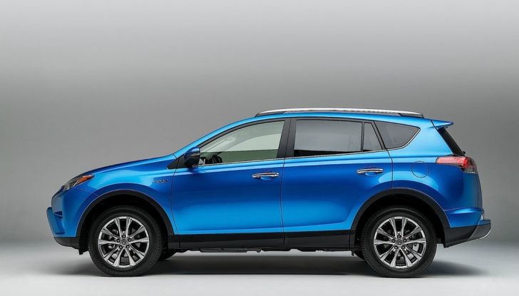 Bollo auto elettriche e ibride: vantaggi ed esenzioni - Foto 8 di 11