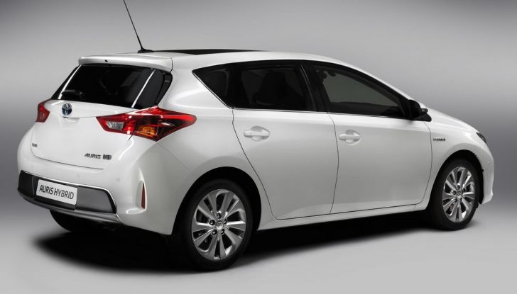 Bollo auto elettriche e ibride: vantaggi ed esenzioni - Foto 6 di 11