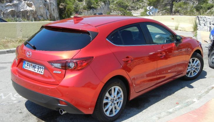 nuova mazda 3 prova su strada