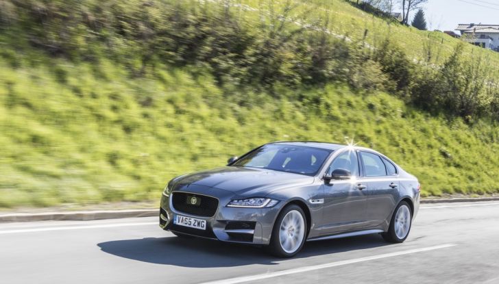 Nuova Jaguar XF 2017: Diesel da 2,0 litri Ingenium da 180 CV con AWD - Foto 5 di 18