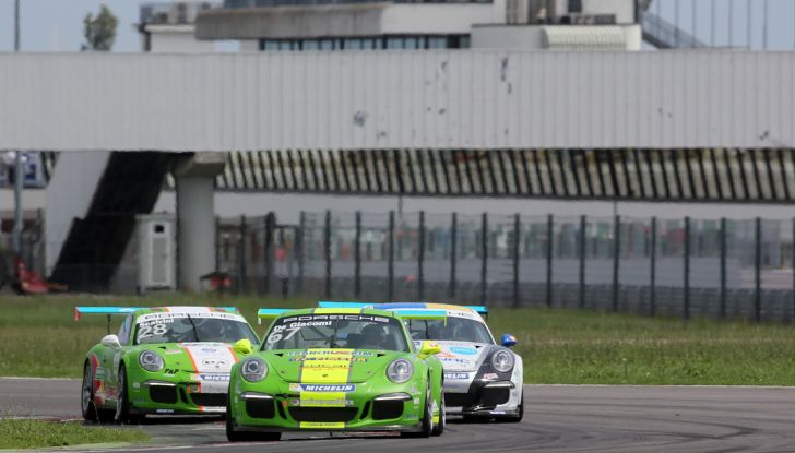 Due vittorie per Mattia Drudi nella gare sprint di Misano della Carrera Cup Italia - Foto 9 di 9